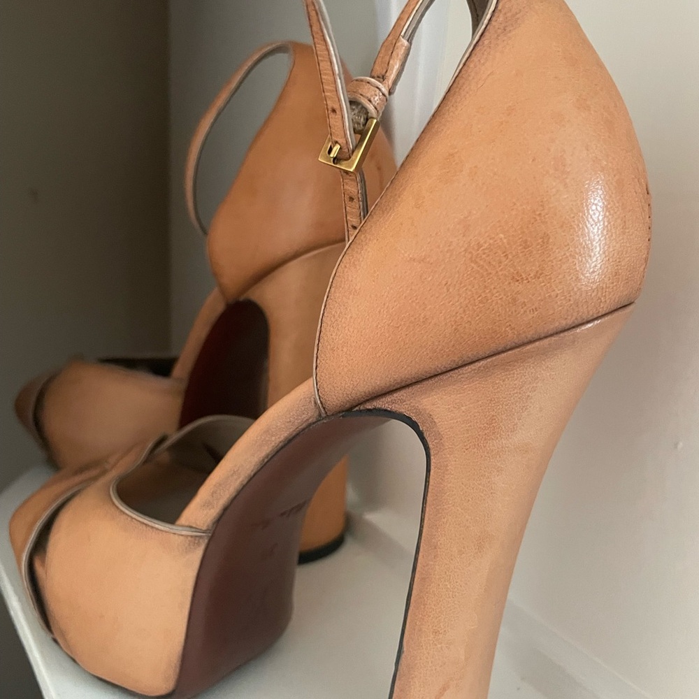 New! Louis Vuitton Brown Leather Heels with Strappy Design (no box) - Picture 2 of 5